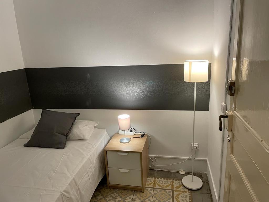 Des Artistes Hostel Barcelona Exterior photo