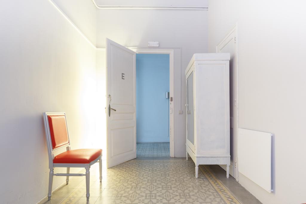 Des Artistes Hostel Barcelona Exterior photo